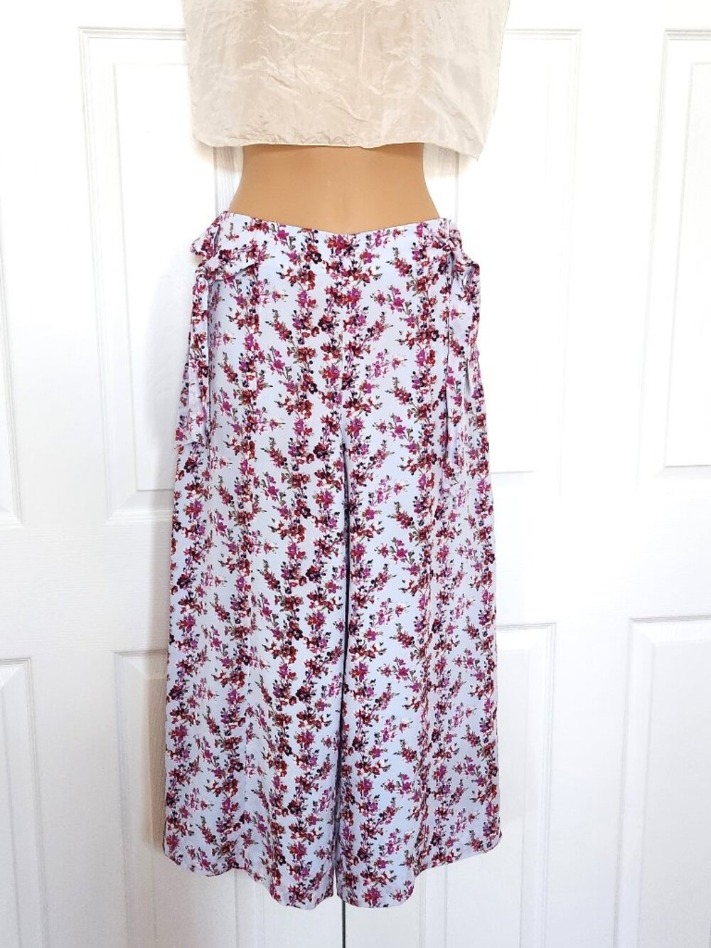 CLUB MONACO TANSA SILK FLORAL PRINT SIDE TIE CULOTTES SIZE 2